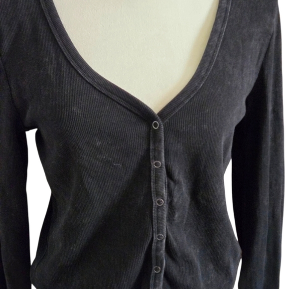 OLIVE + OAK Black Mineral Wash Crop Cardigan Snap Front Women’s L NWT - Picture 11 of 14